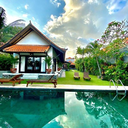 Puri Ayu Hotell Canggu Exteriör bild
