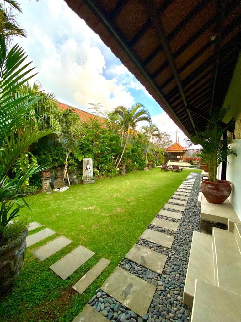Puri Ayu Hotell Canggu Exteriör bild