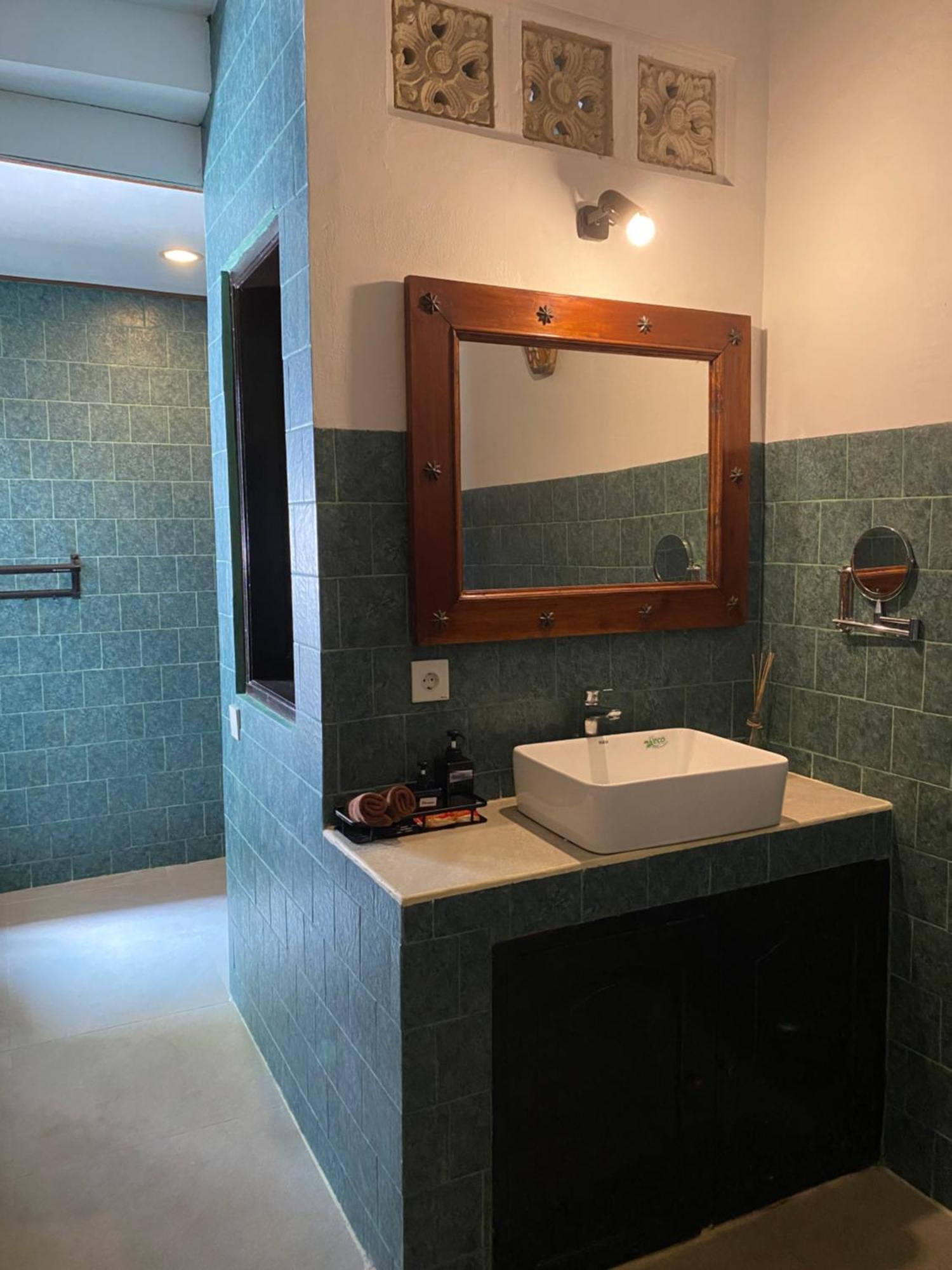 Puri Ayu Hotell Canggu Exteriör bild