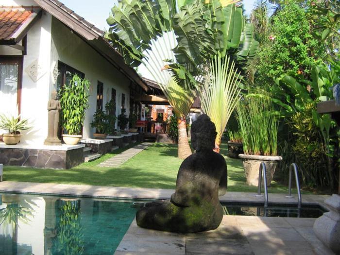 Puri Ayu Hotell Canggu Exteriör bild