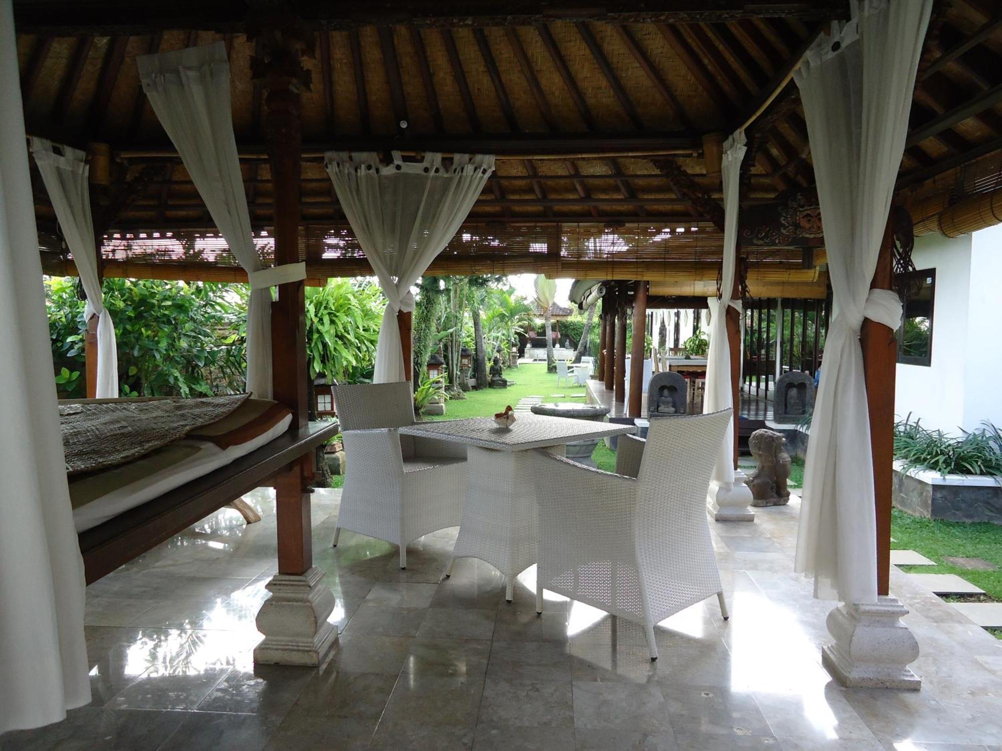 Puri Ayu Hotell Canggu Rum bild