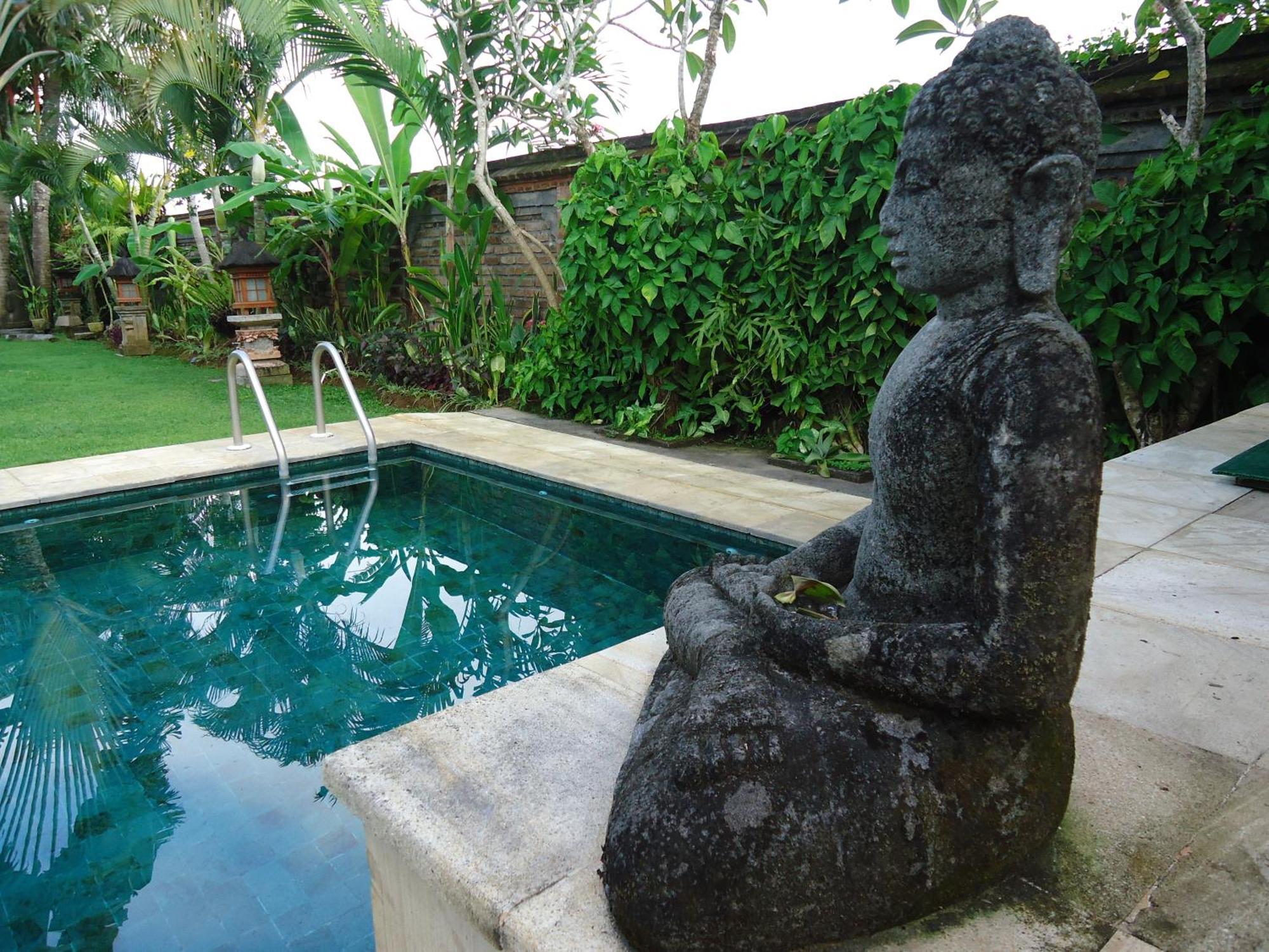 Puri Ayu Hotell Canggu Rum bild